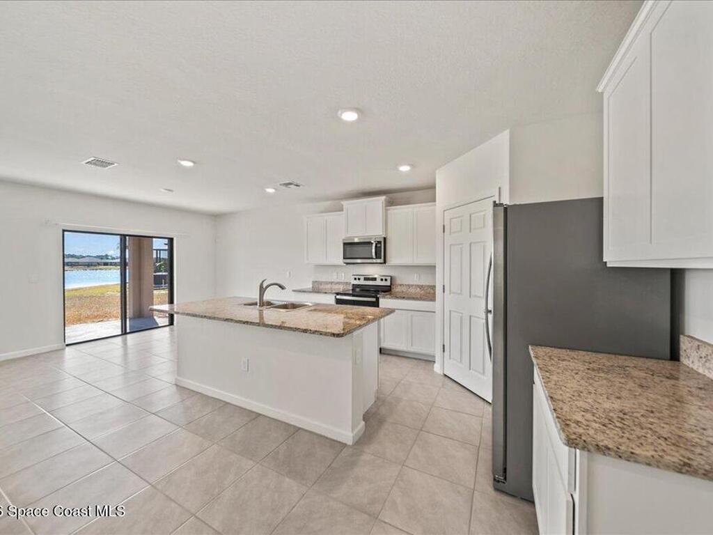 870 Remington Green Drive, Palm Bay, FL 32909