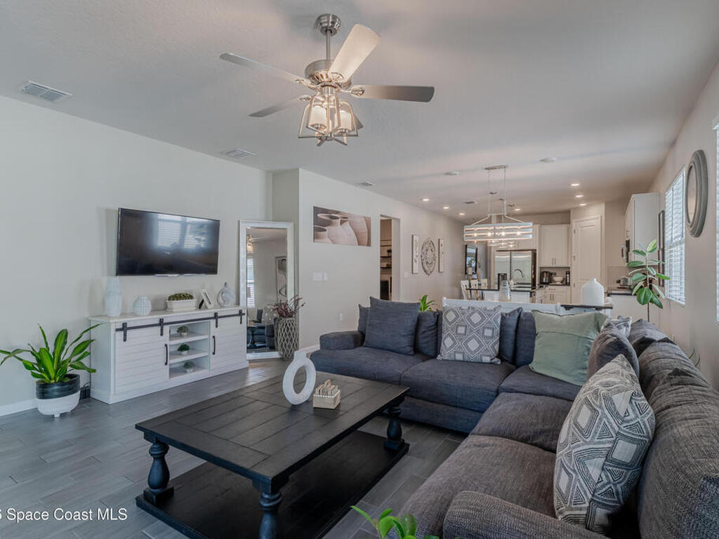 4342 Southern Vis Lp, St. Cloud, FL 34769