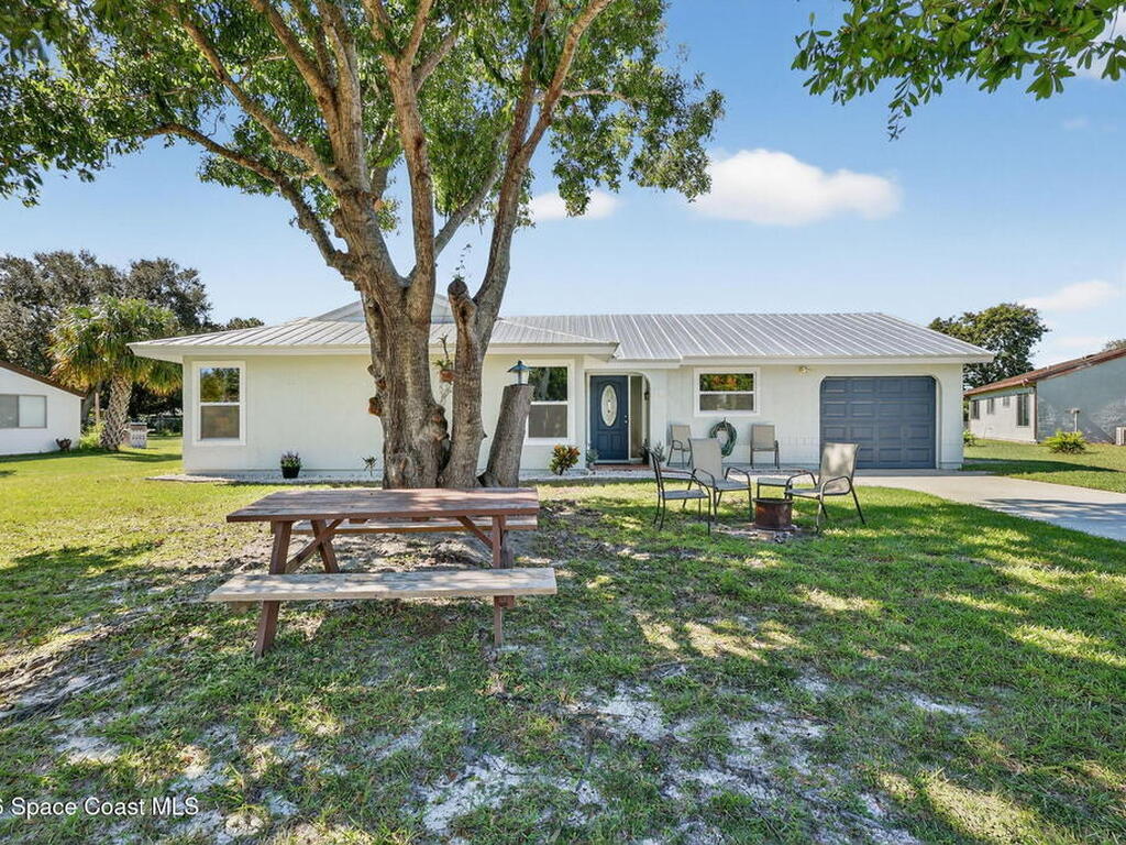 1610 SE Burning Lane, Port St. Lucie, FL 34952