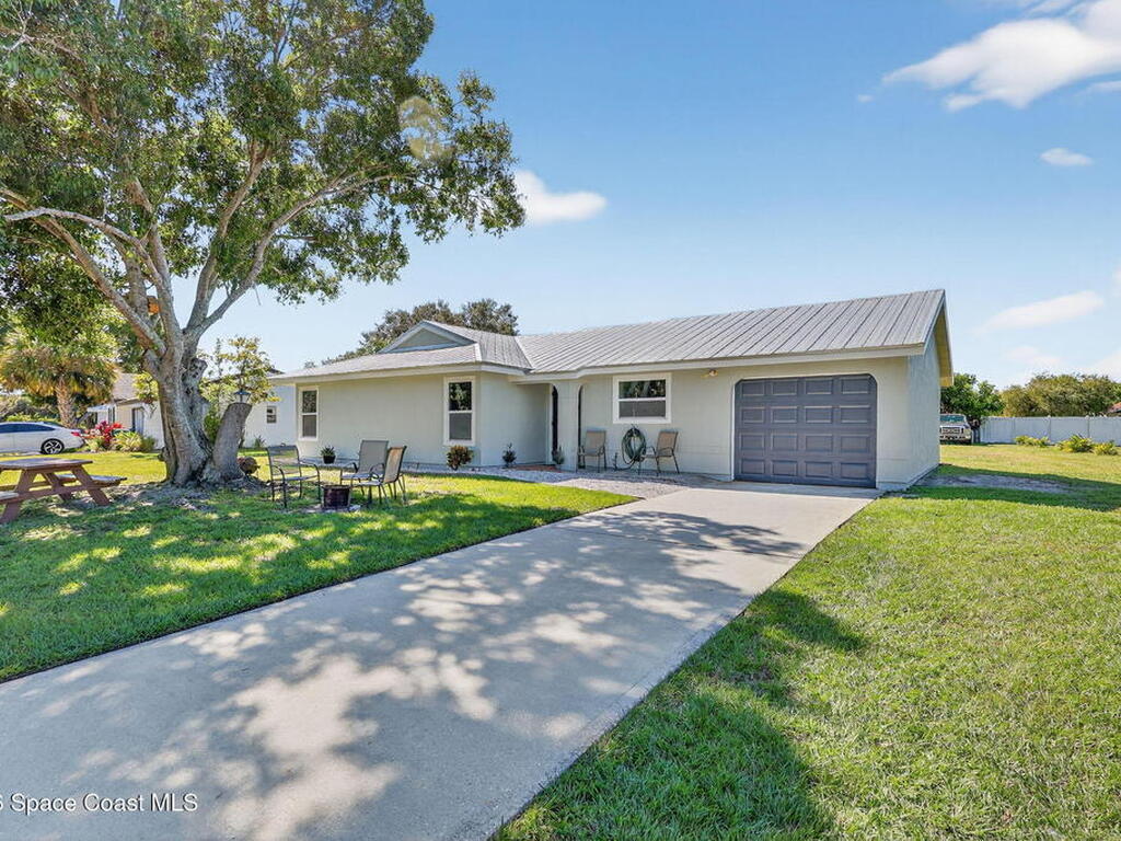 1610 SE Burning Lane, Port St. Lucie, FL 34952