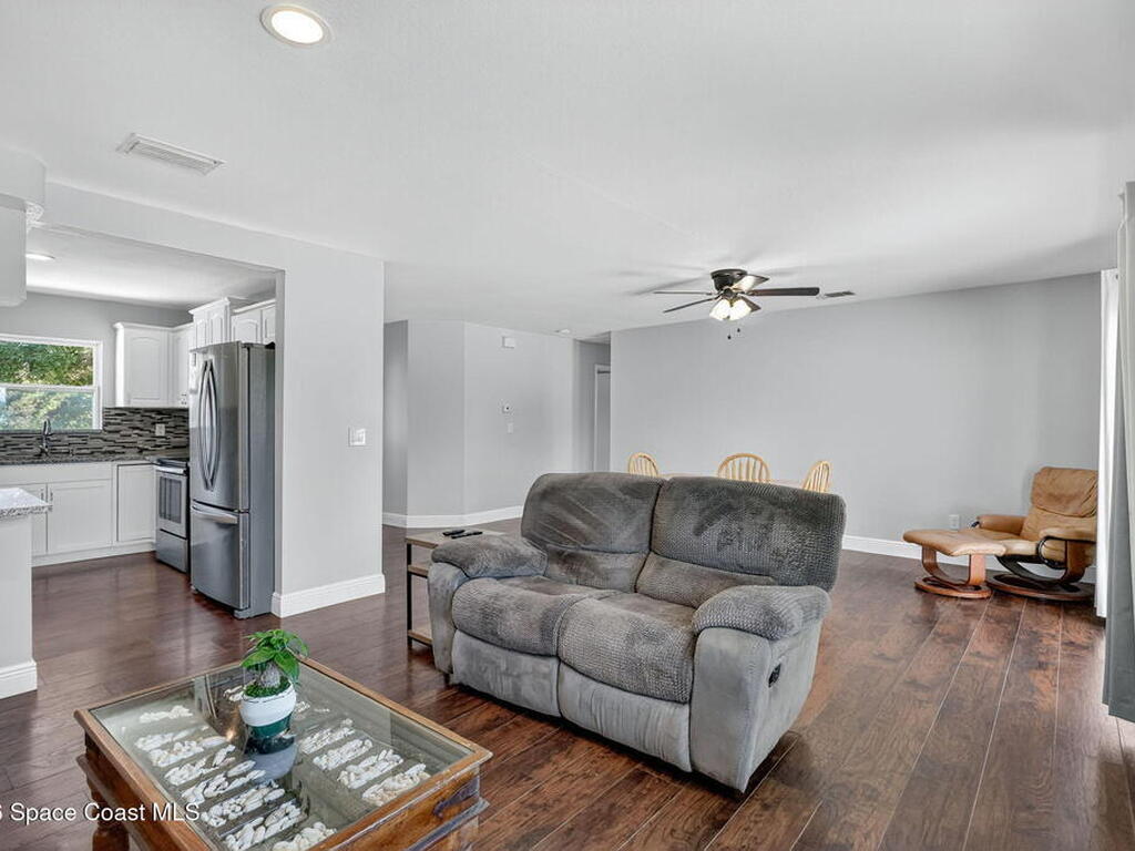 1610 SE Burning Lane, Port St. Lucie, FL 34952