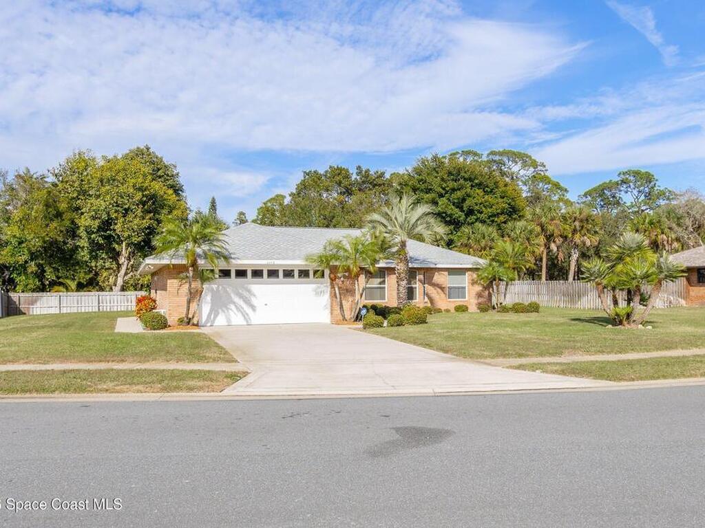 2446 Oakcrest Lane, Melbourne, FL 32904