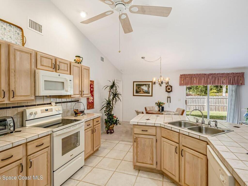 2446 Oakcrest Lane, Melbourne, FL 32904