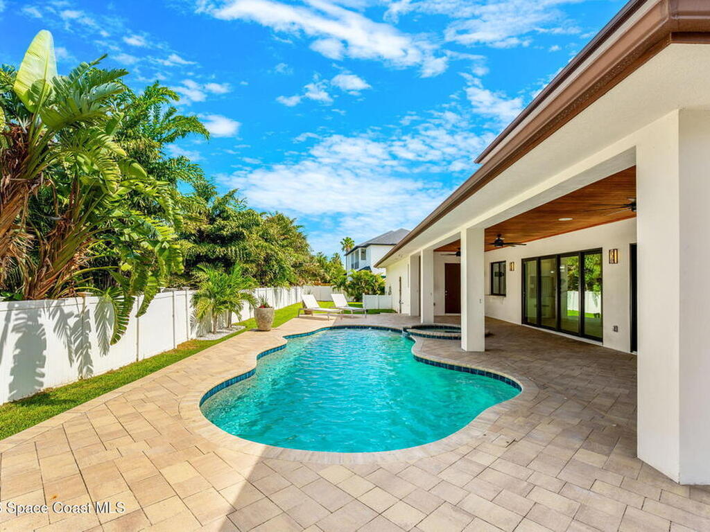 2355 N Riverside Drive, Indialantic, FL 32903