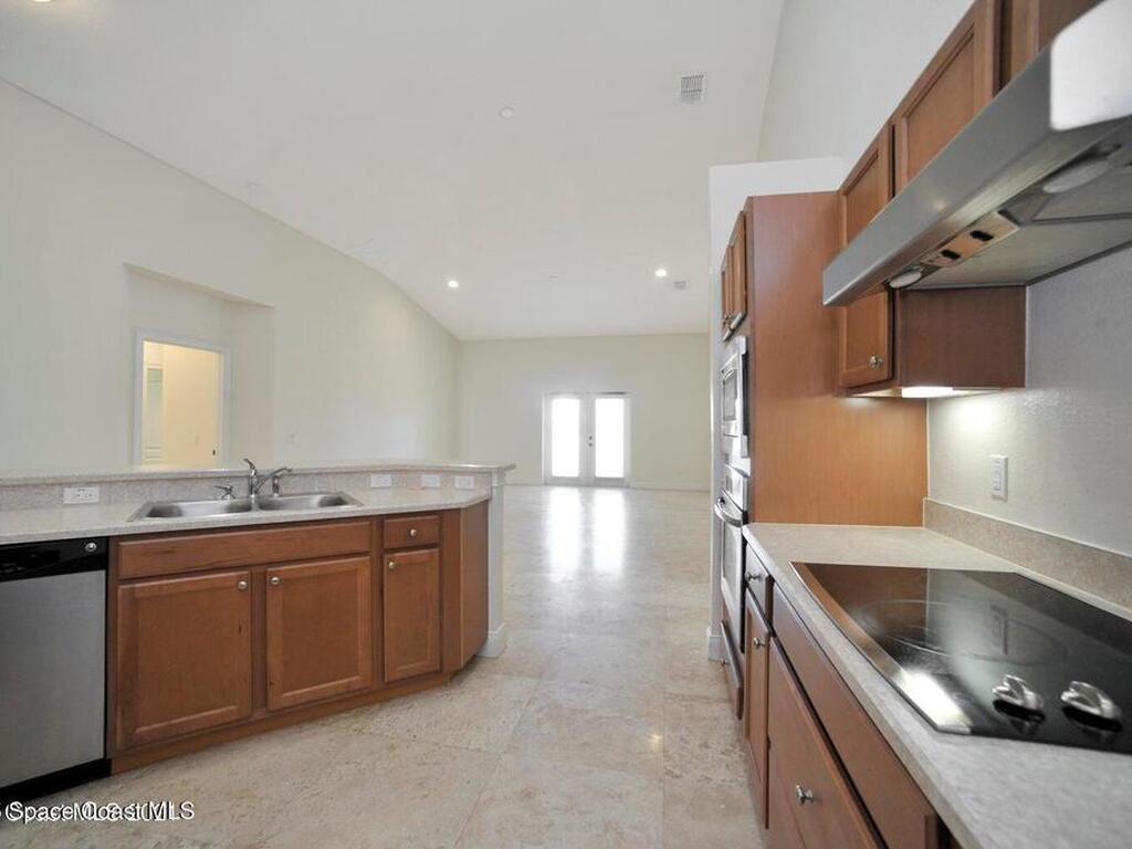 117 Lancha Circle, Satellite Beach, FL 32937