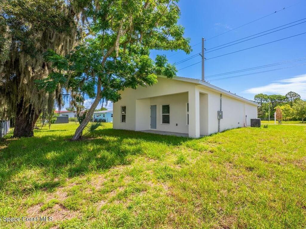 1720 S Deleon Avenue, Titusville, FL 32780