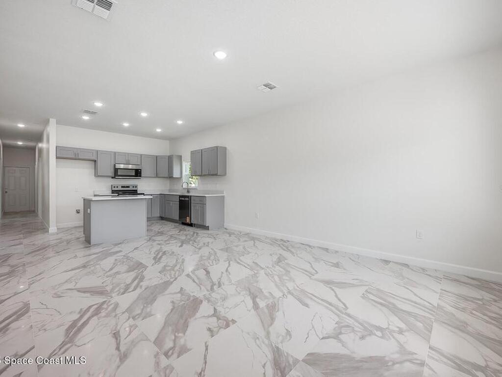 1720 S Deleon Avenue, Titusville, FL 32780