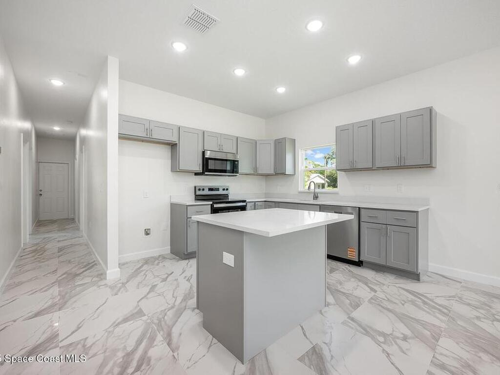 1720 S Deleon Avenue, Titusville, FL 32780