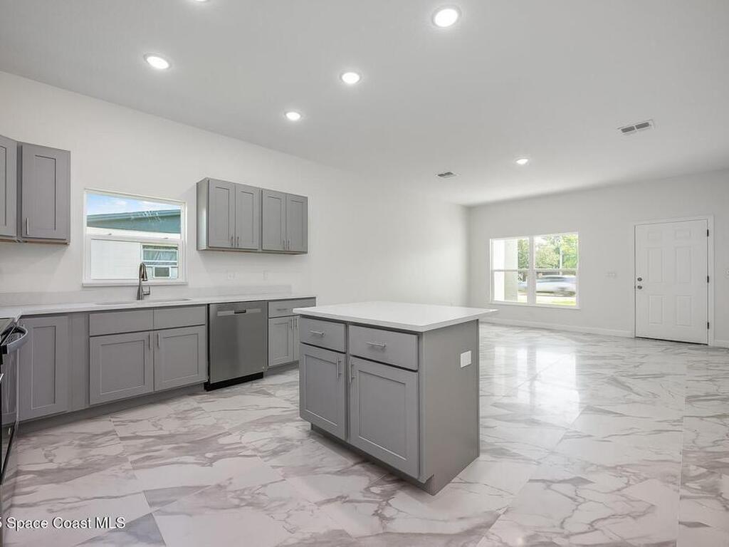 1720 S Deleon Avenue, Titusville, FL 32780