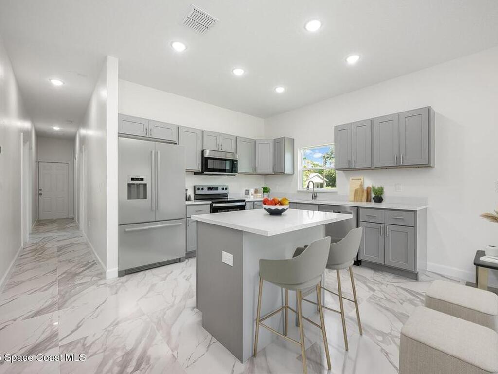 1720 S Deleon Avenue, Titusville, FL 32780