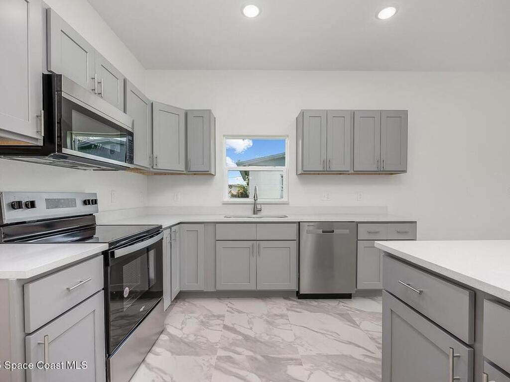 1720 S Deleon Avenue, Titusville, FL 32780