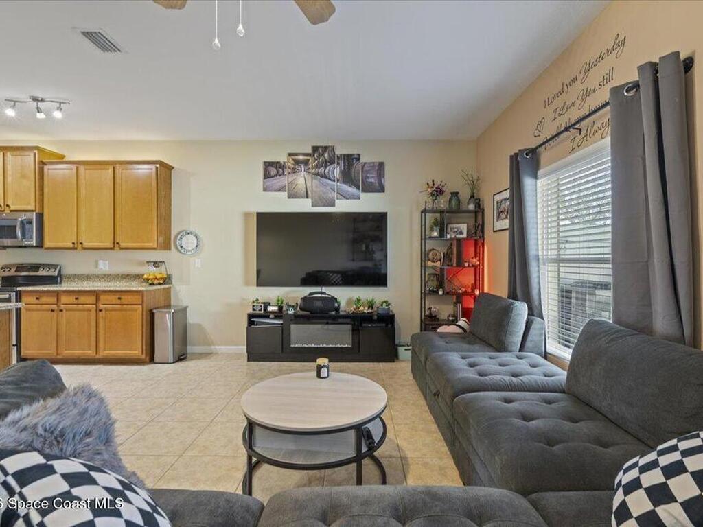 2565 Revolution Street, Melbourne, FL 32935