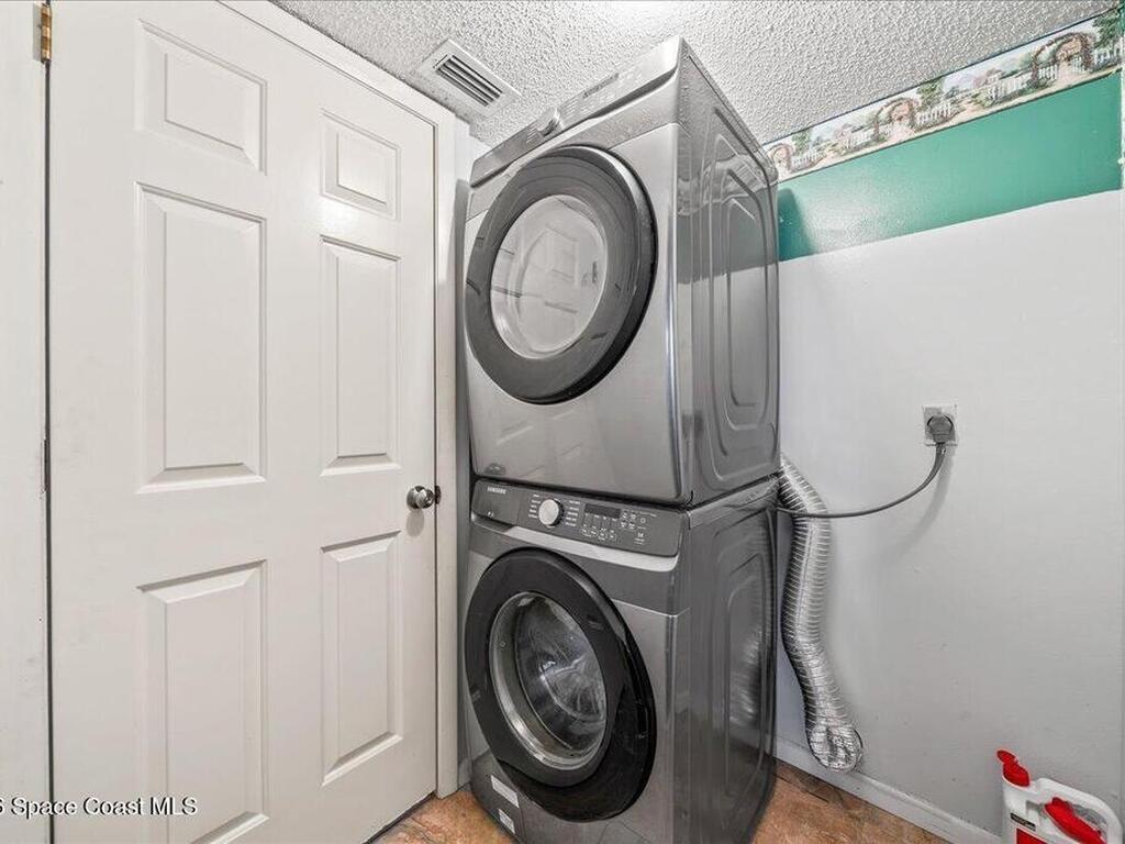 551 Brickell Street, Palm Bay, FL 32909