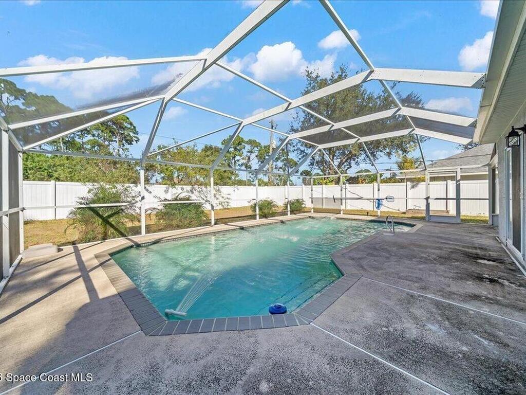 551 Brickell Street, Palm Bay, FL 32909