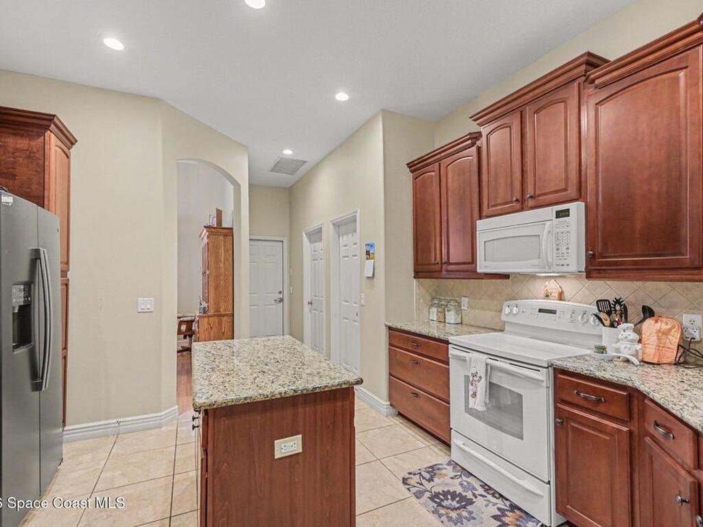 537 Acacia Avenue, Melbourne, FL 32904