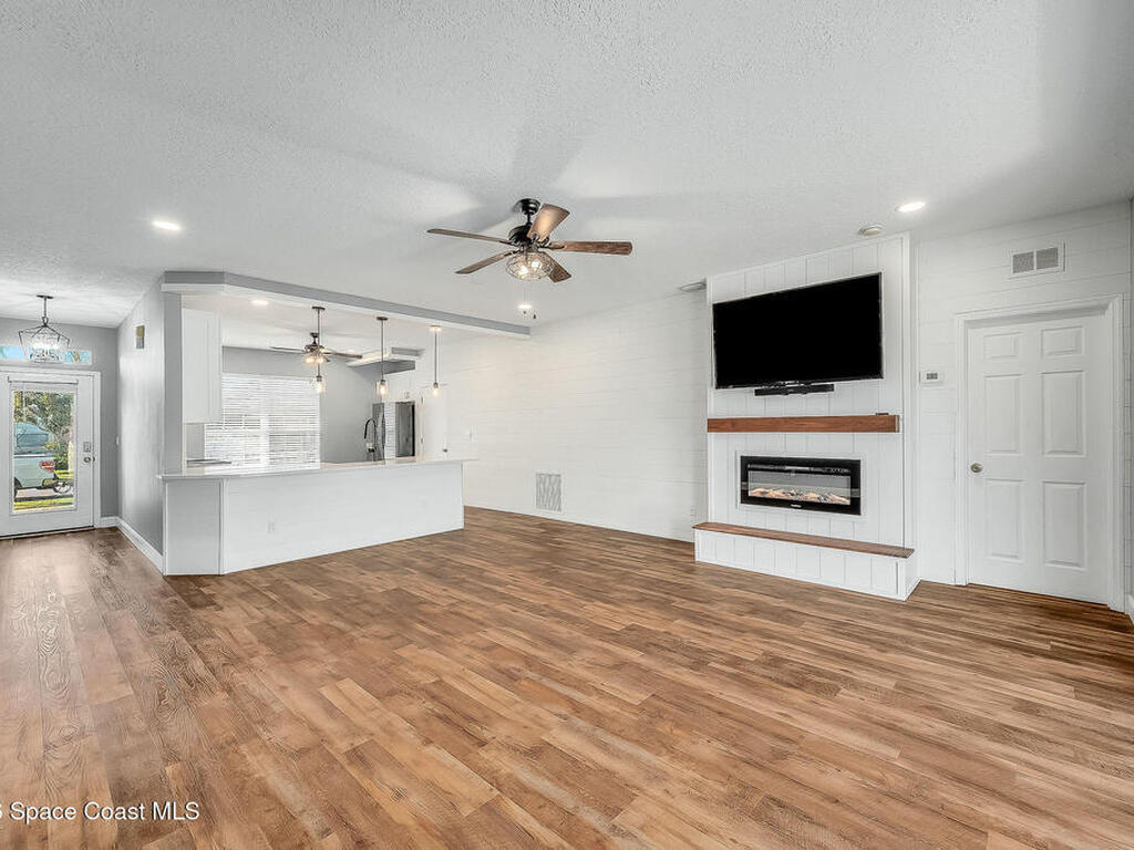 4030 Caparosa Circle, Melbourne, FL 32940