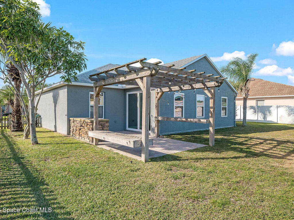 4030 Caparosa Circle, Melbourne, FL 32940