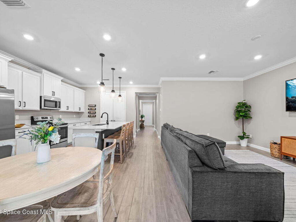 492 Veridian Circle, Palm Bay, FL 32907