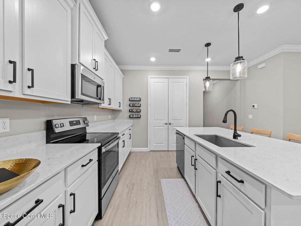 492 Veridian Circle, Palm Bay, FL 32907