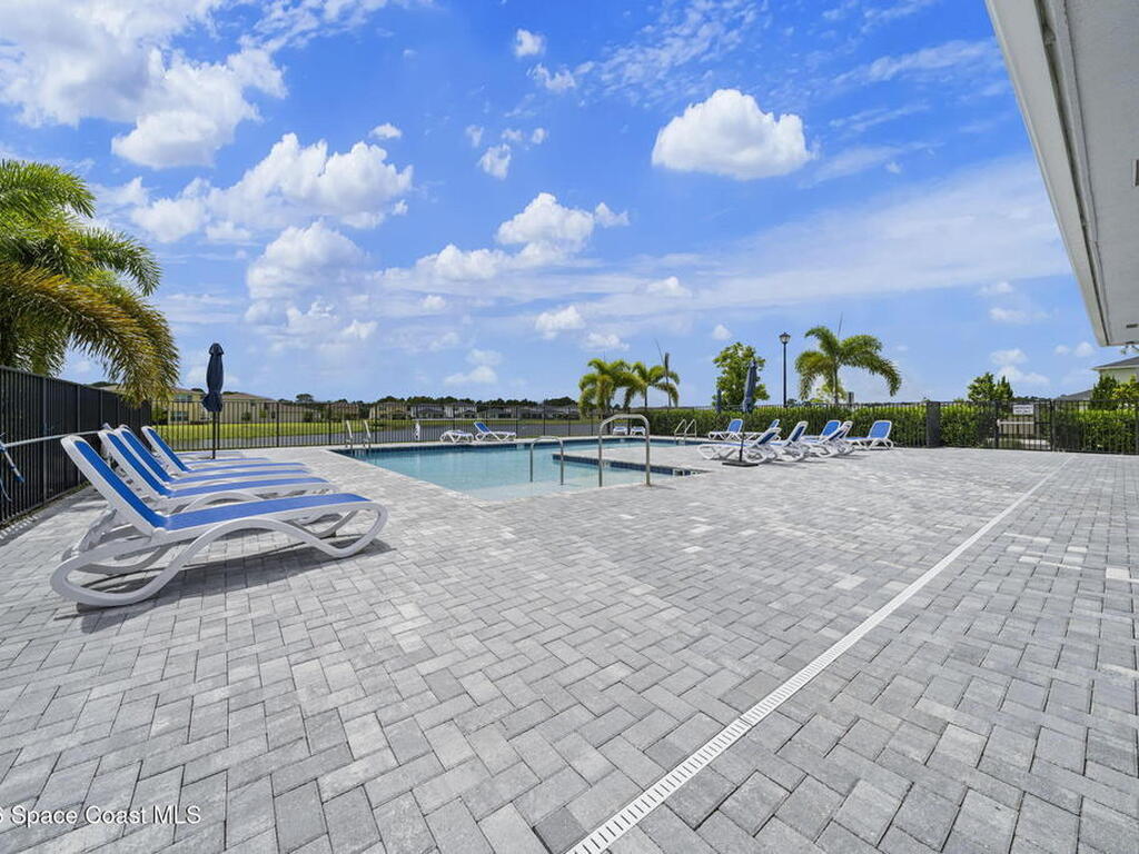 492 Veridian Circle, Palm Bay, FL 32907