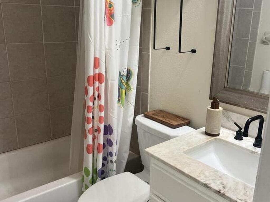 1020 Lee Avenue, Palm Bay, FL 32907