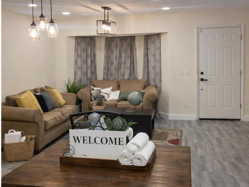 1020 Lee Avenue, Palm Bay, FL 32907