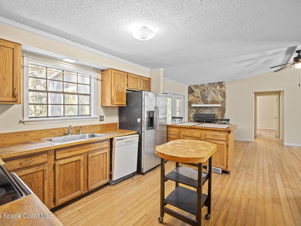 325 E Hall Road, Merritt Island, FL 32953