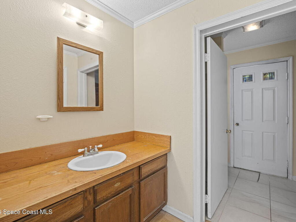 325 E Hall Road, Merritt Island, FL 32953