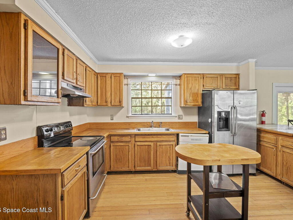 325 E Hall Road, Merritt Island, FL 32953