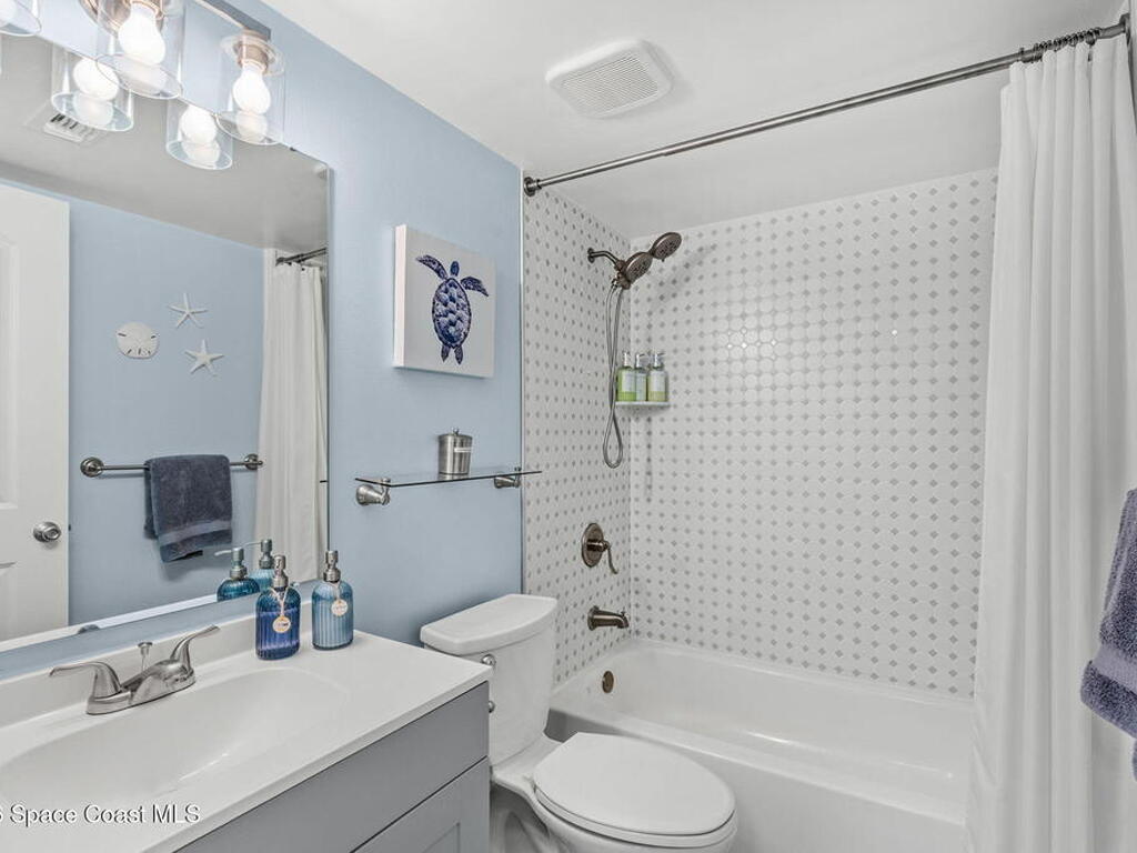 1010 Pinetree Drive, Indian Harbour Beach, FL 32937