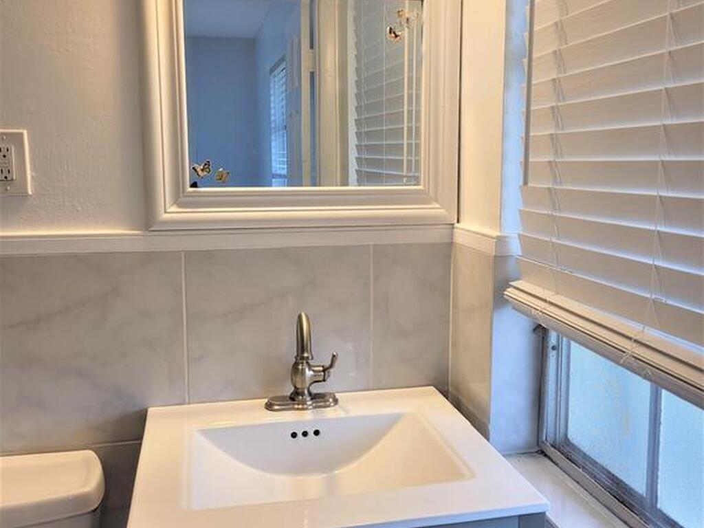 435 S Courtenay Parkway, Merritt Island, FL 32952