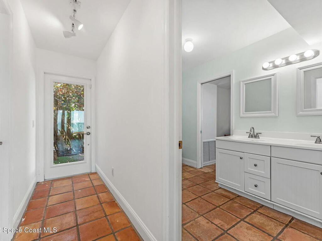 9556 Doubloon Drive, Vero Beach, FL 32963