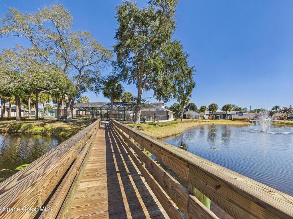 325 Country Walk Street, Melbourne, FL 32940