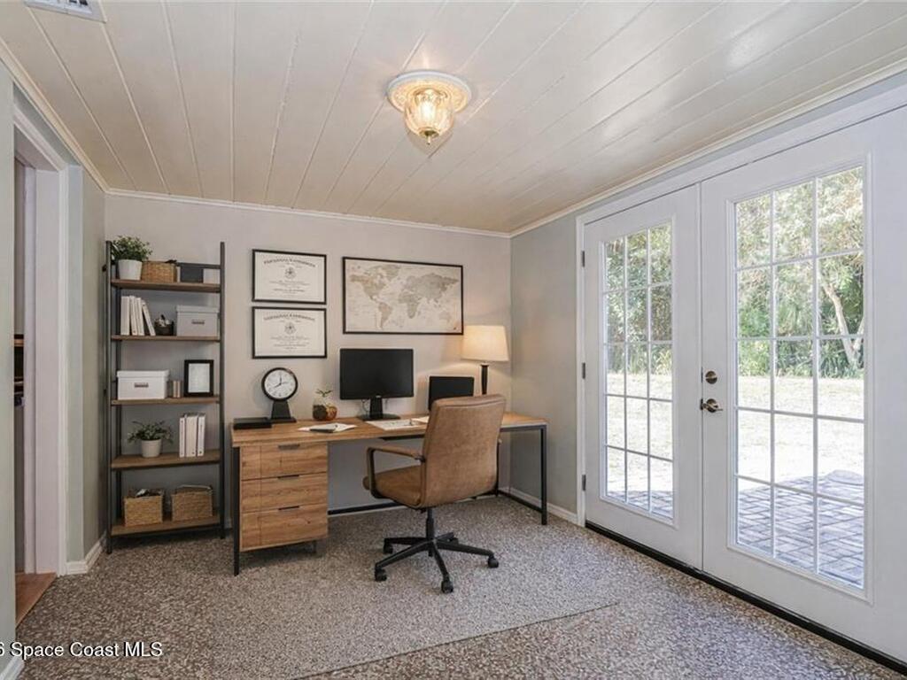 2049 50th Avenue, Vero Beach, FL 32966