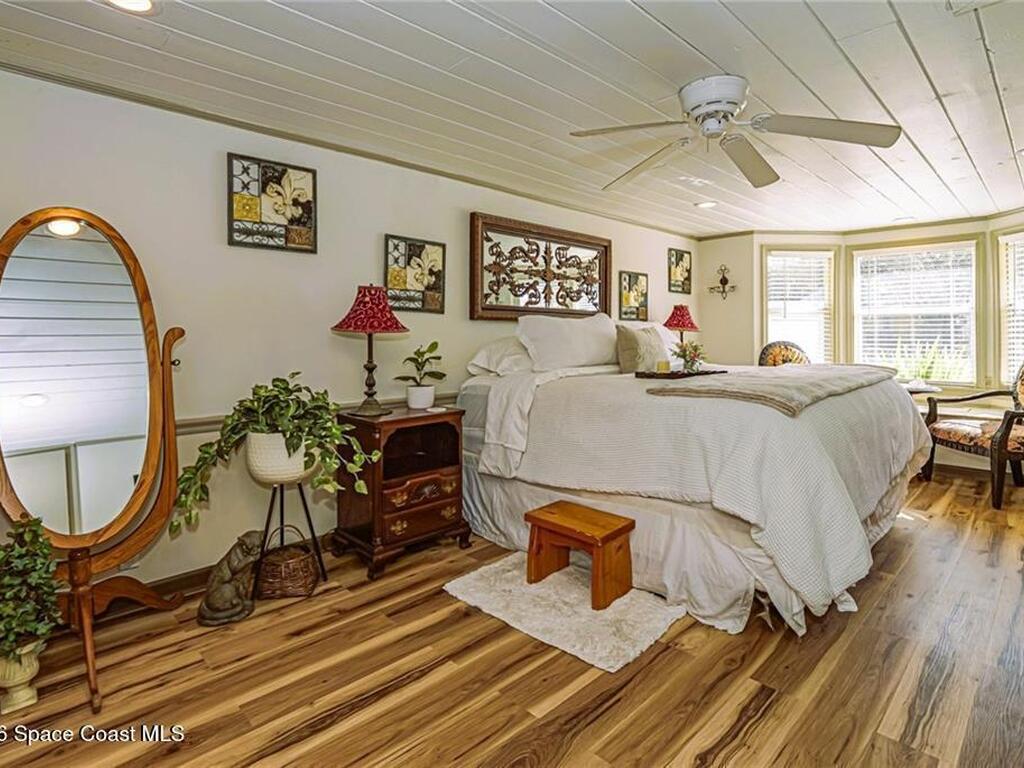 2049 50th Avenue, Vero Beach, FL 32966