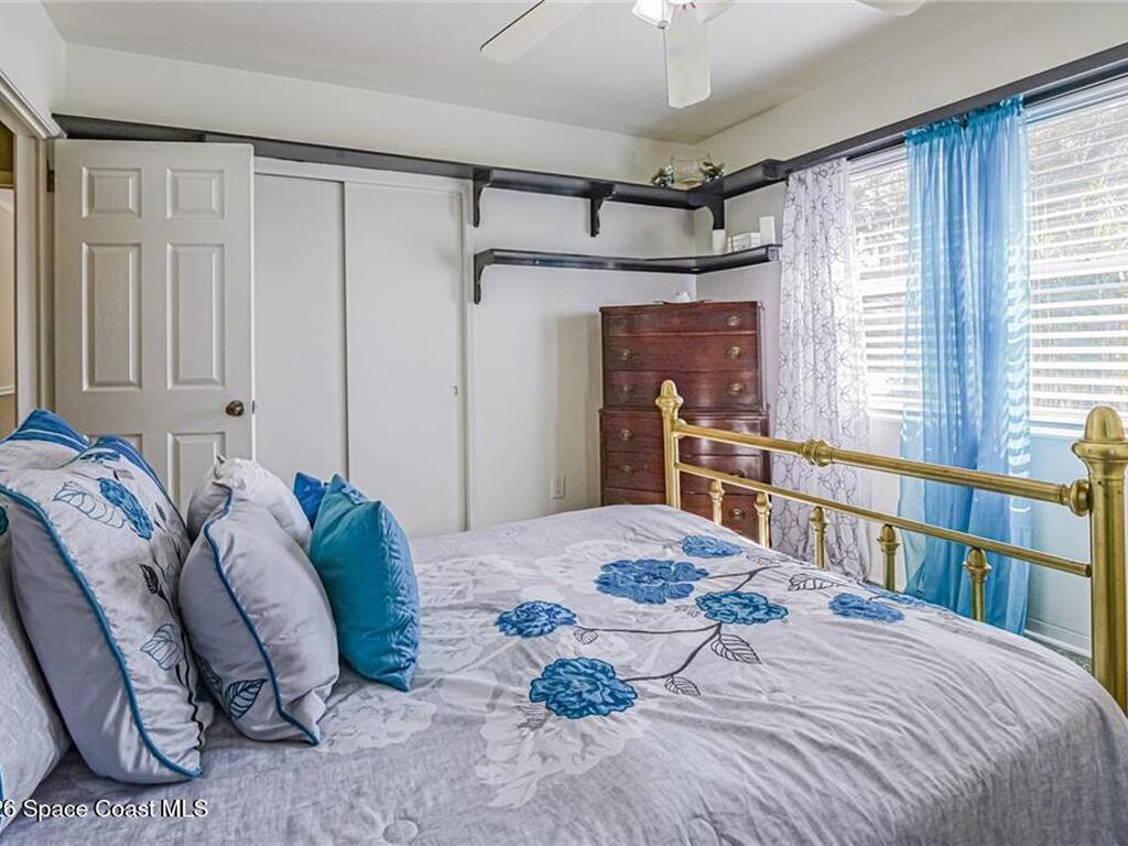 2049 50th Avenue, Vero Beach, FL 32966