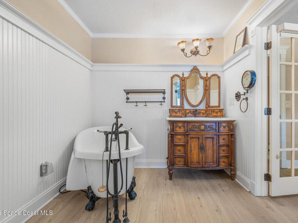 405 Hawthorne Court, Indian Harbour Beach, FL 32937