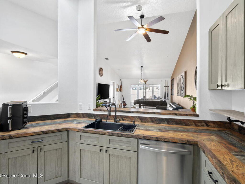 837 Poinsetta Drive, Indian Harbour Beach, FL 32937