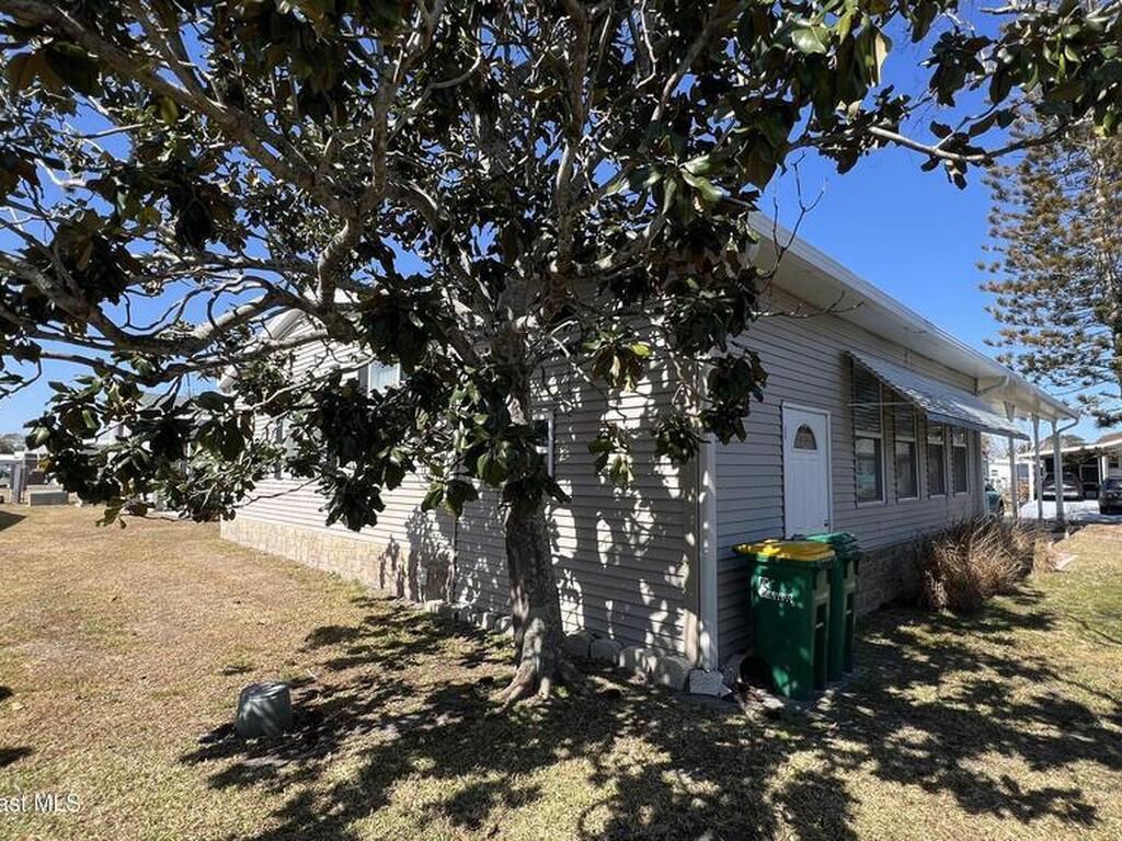 621 Puffin Drive, Barefoot Bay, FL 32976