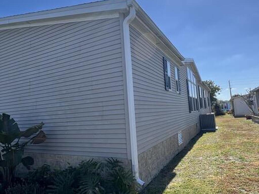 621 Puffin Drive, Barefoot Bay, FL 32976