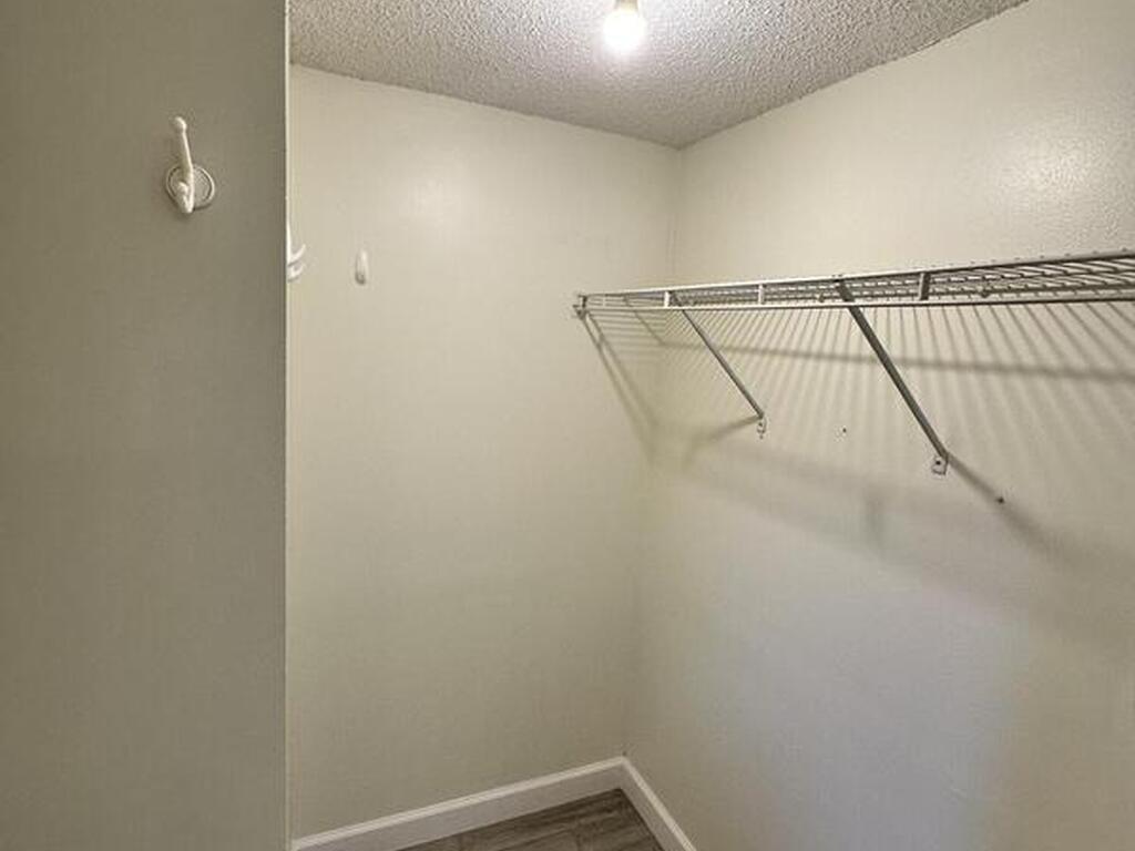 4740 Lake Waterford Way, Melbourne, FL 32901