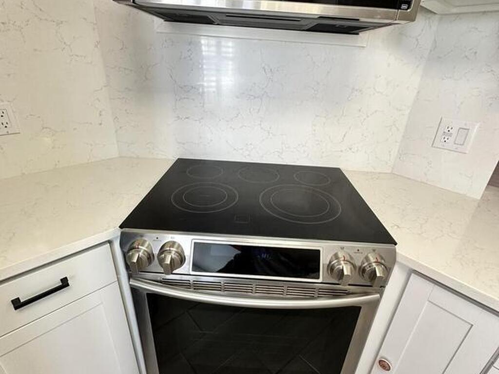 4740 Lake Waterford Way, Melbourne, FL 32901