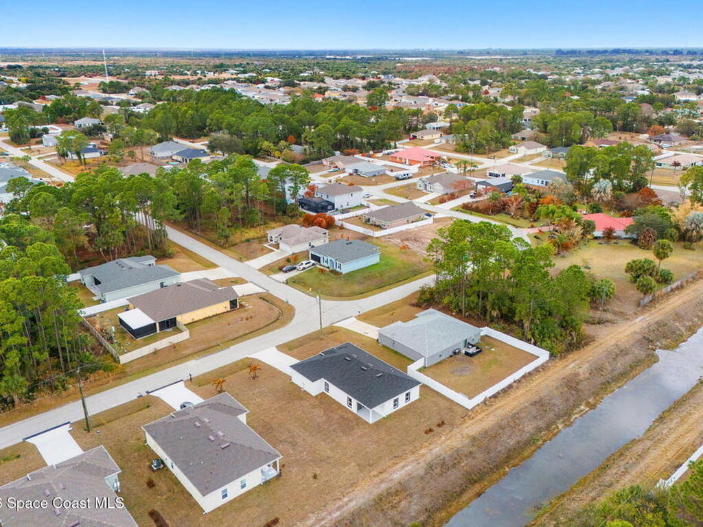 2347 Hagoplan Avenue, Palm Bay, FL 32908