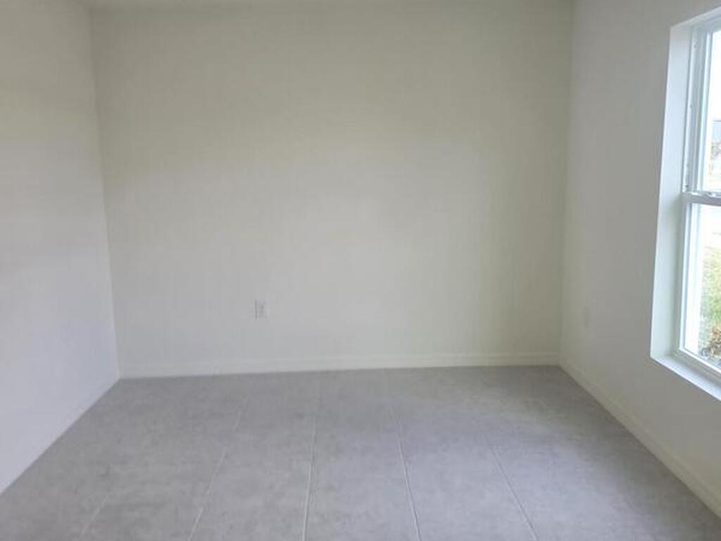 981 SW Richmond Circle, Palm Bay, FL 32908