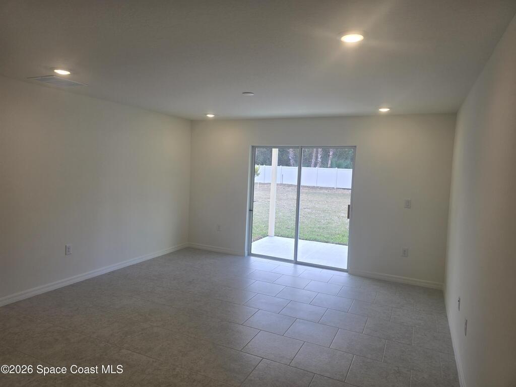 981 SW Richmond Circle, Palm Bay, FL 32908