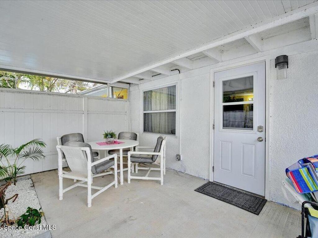 126 W Alachua Lane, Cocoa Beach, FL 32931