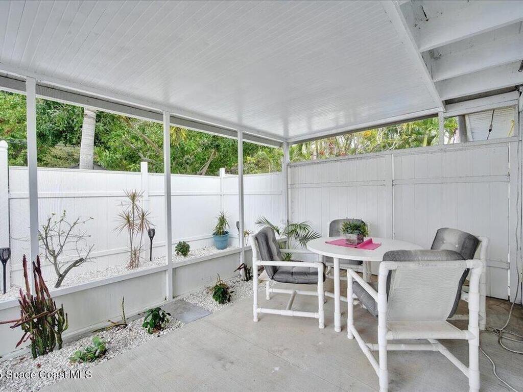 126 W Alachua Lane, Cocoa Beach, FL 32931