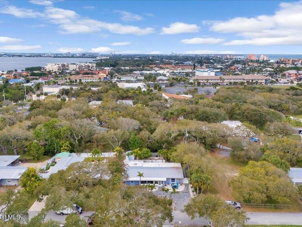 126 W Alachua Lane, Cocoa Beach, FL 32931
