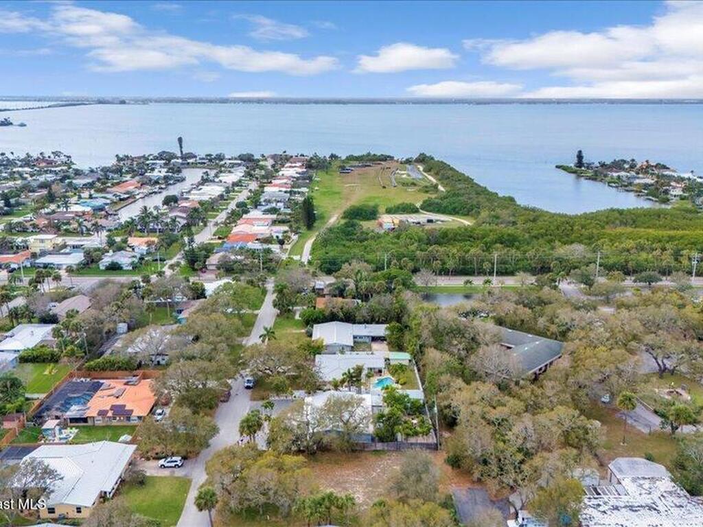 126 W Alachua Lane, Cocoa Beach, FL 32931