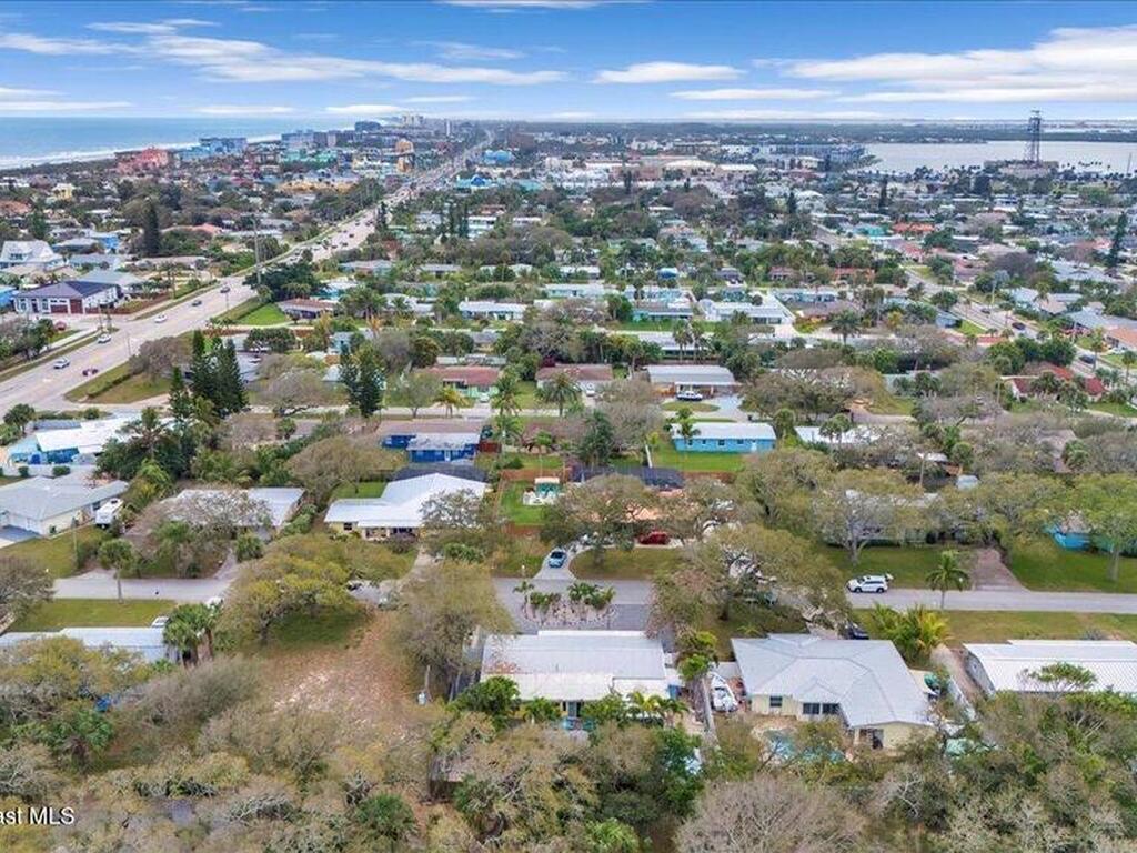 126 W Alachua Lane, Cocoa Beach, FL 32931